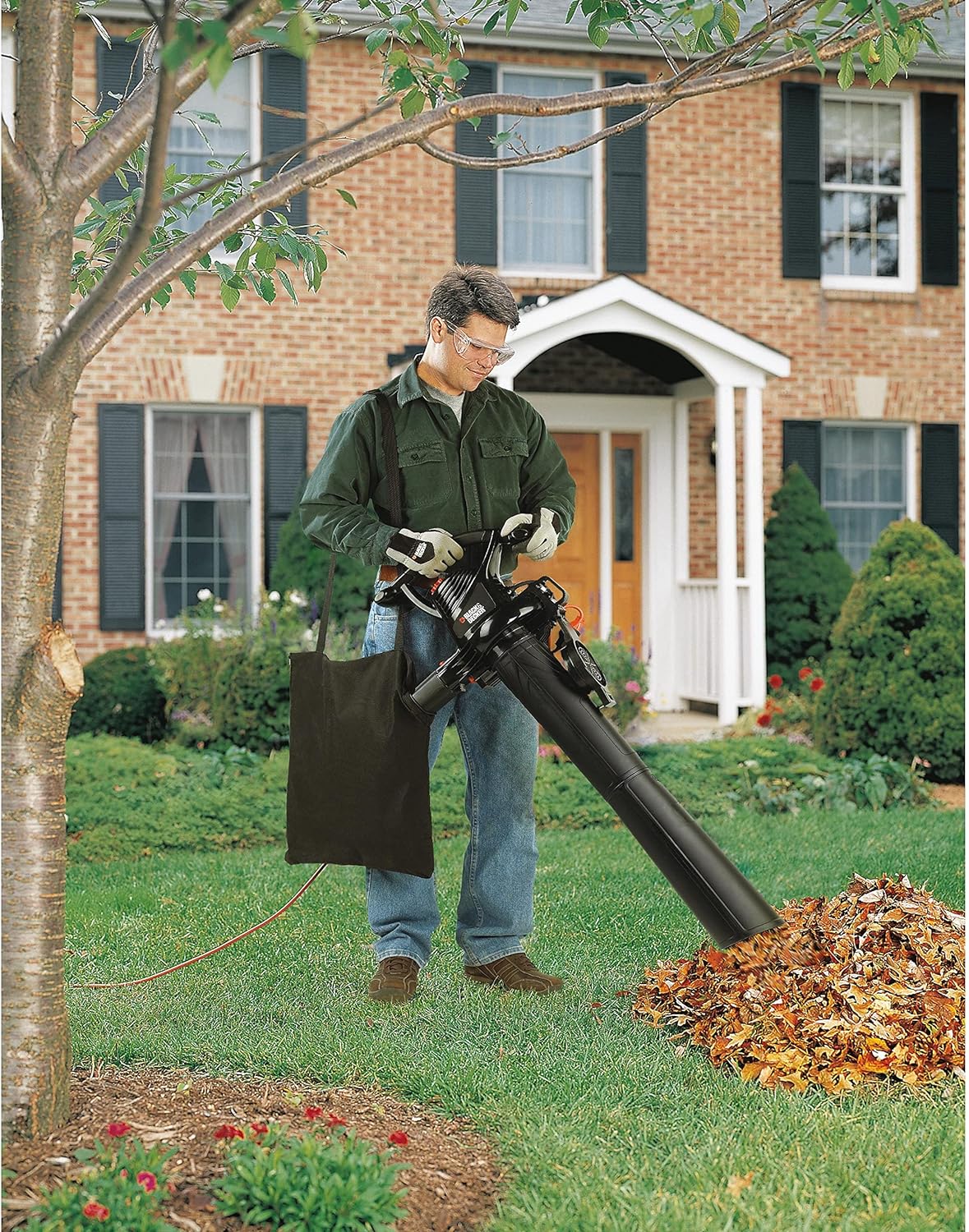 BLACK+DECKER 3-in-1 Electric Leaf Blower, Leaf Vacuum, Mulcher, 12-Amp (BV3100)