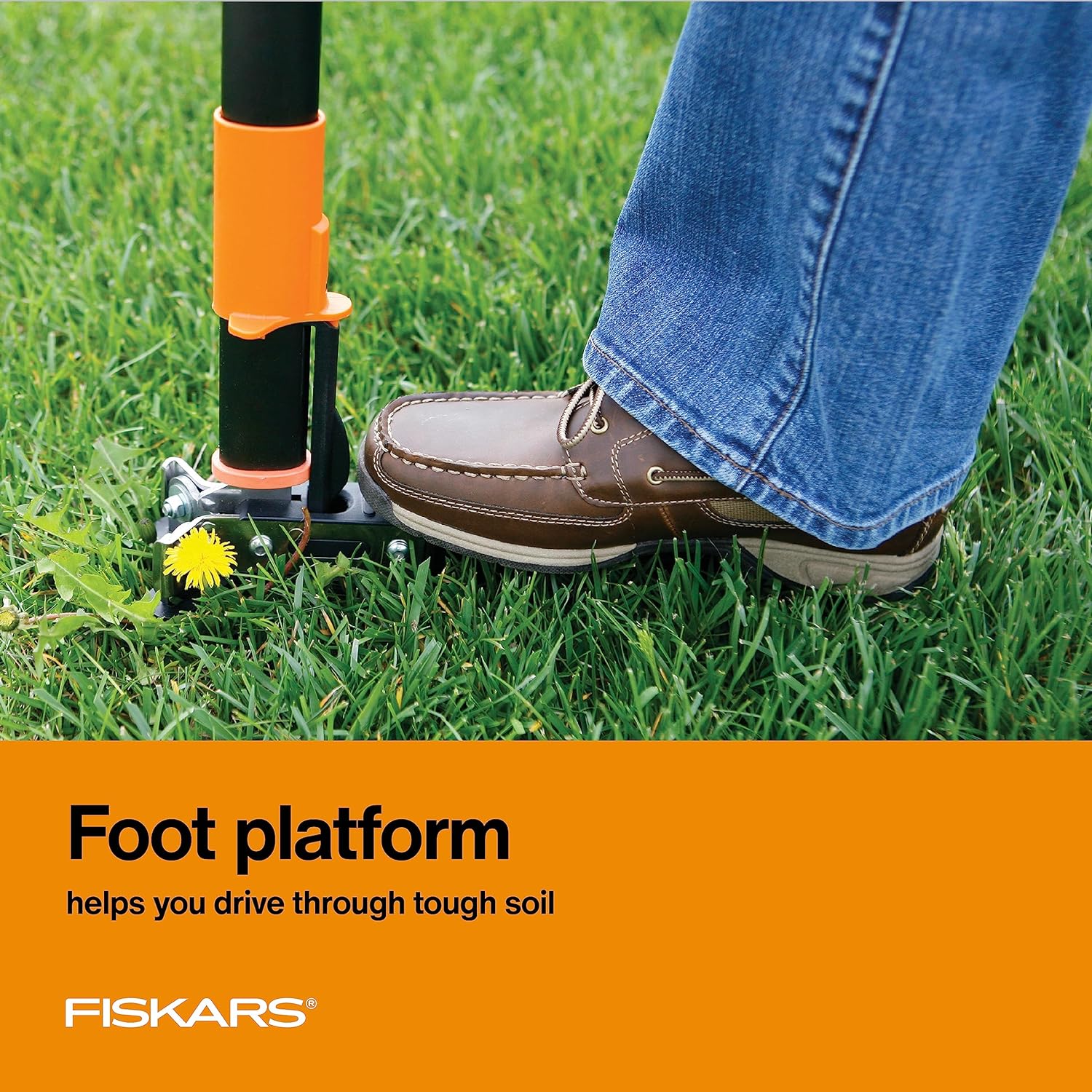 Fiskars 3-Claw Stand Up Weeder - Gardening Hand Weeding Tool with 39" Long Ergonomic Handle - Easy-Eject Mechanism - Black\/Orange